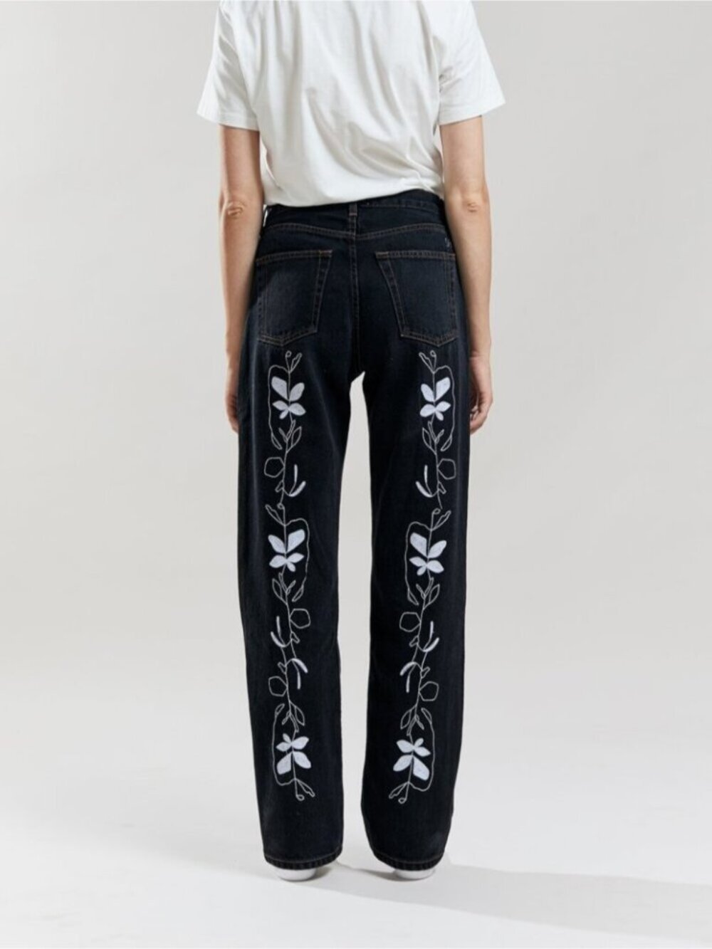 Still Here Childhood High-Waisted Jeans With Embroidery Flower Vine Size 30